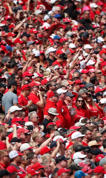 Patchwork decisions throw wrinkle in college football plans